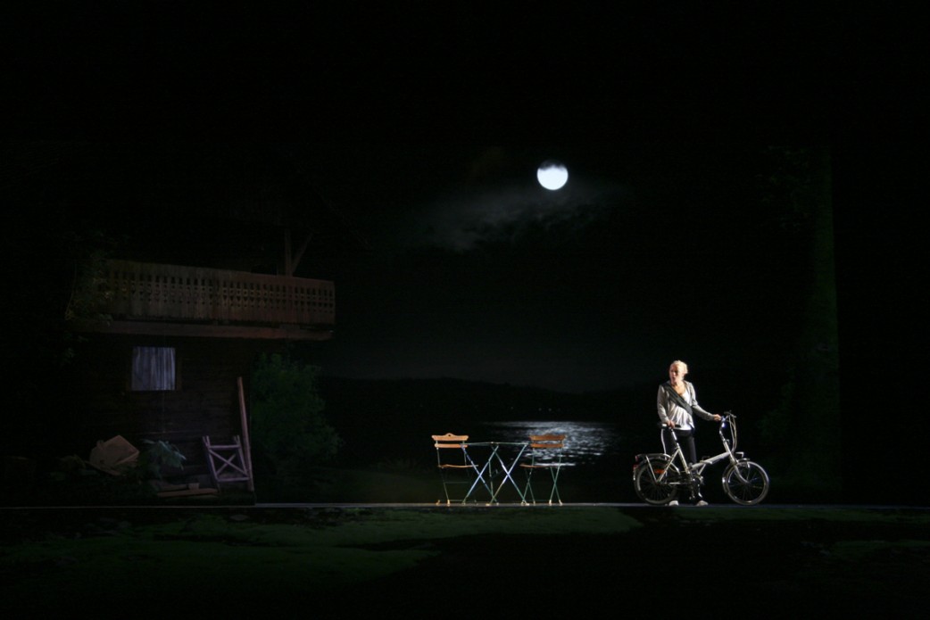 NIKKI NUIT BIKE 2